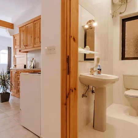 Arzella - Spacious Two Bedroom Apartments Xlendi Exterior photo