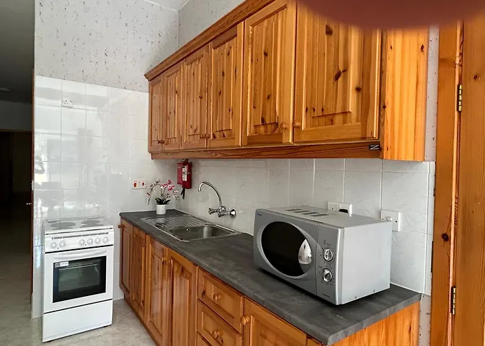 Arzella - Spacious Two Bedroom Apartments