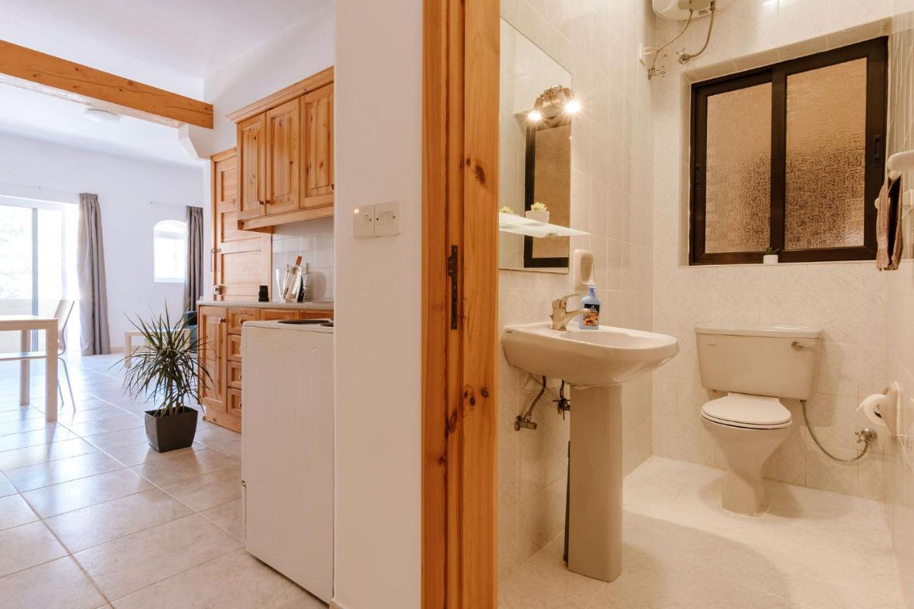 Arzella - Spacious Two Bedroom