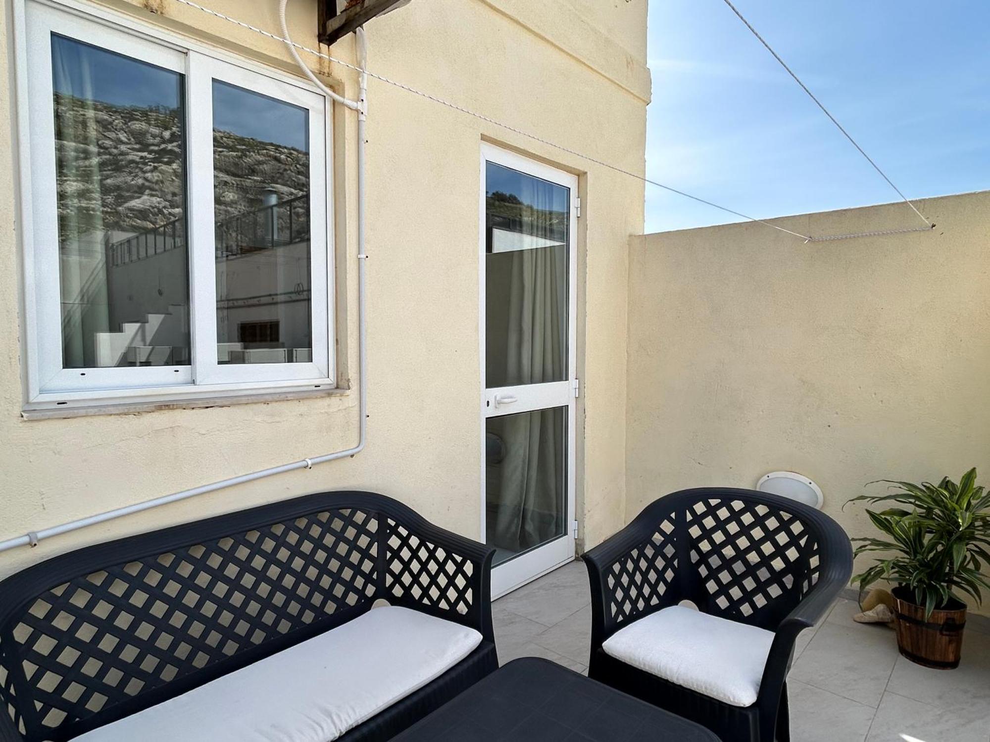 Arzella - Spacious Two Bedroom Xlendi