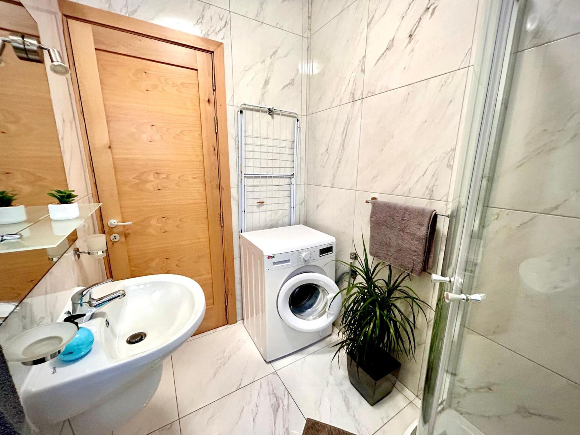Arzella - Spacious Two Bedroom Xlendi