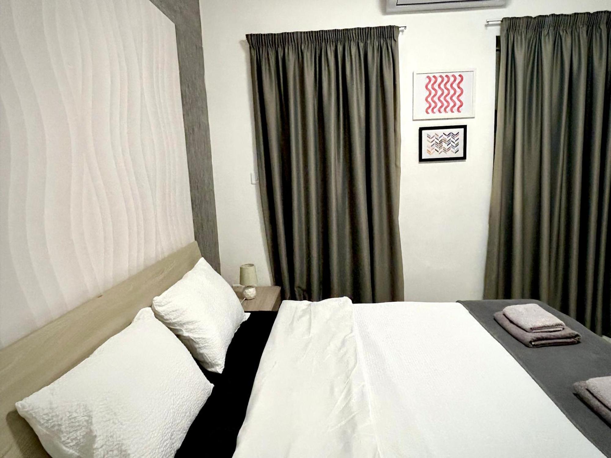 Arzella - Spacious Two Bedroom Homestay