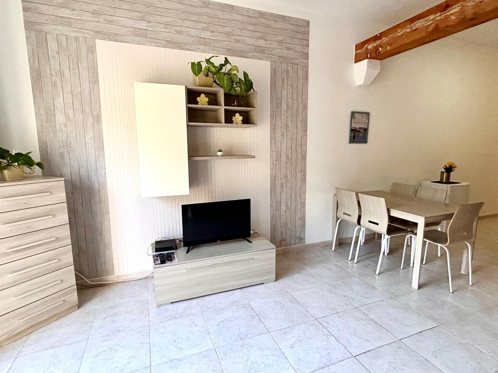 Homestay Arzella - Spacious Two Bedroom Xlendi