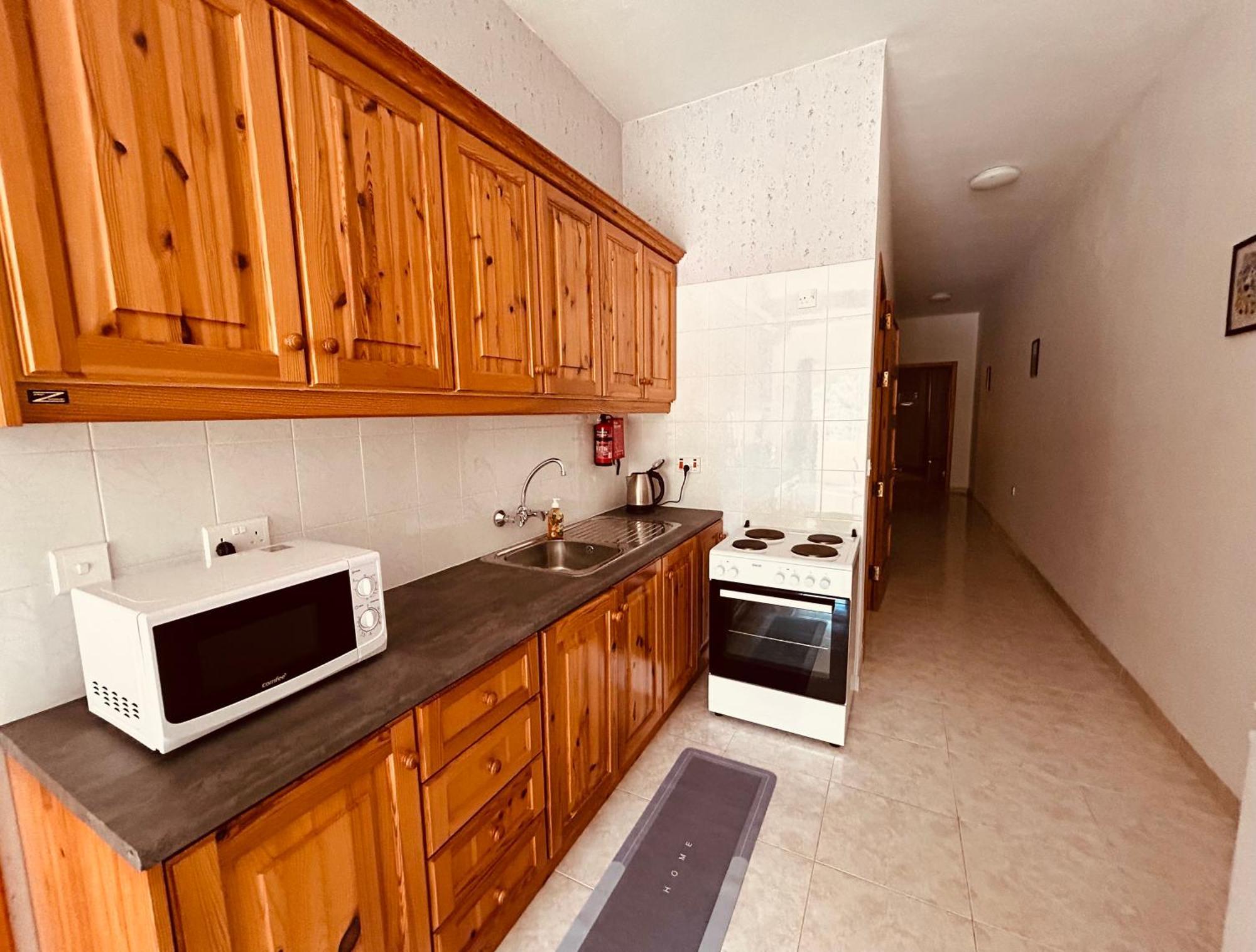 Homestay Arzella - Spacious Two Bedroom