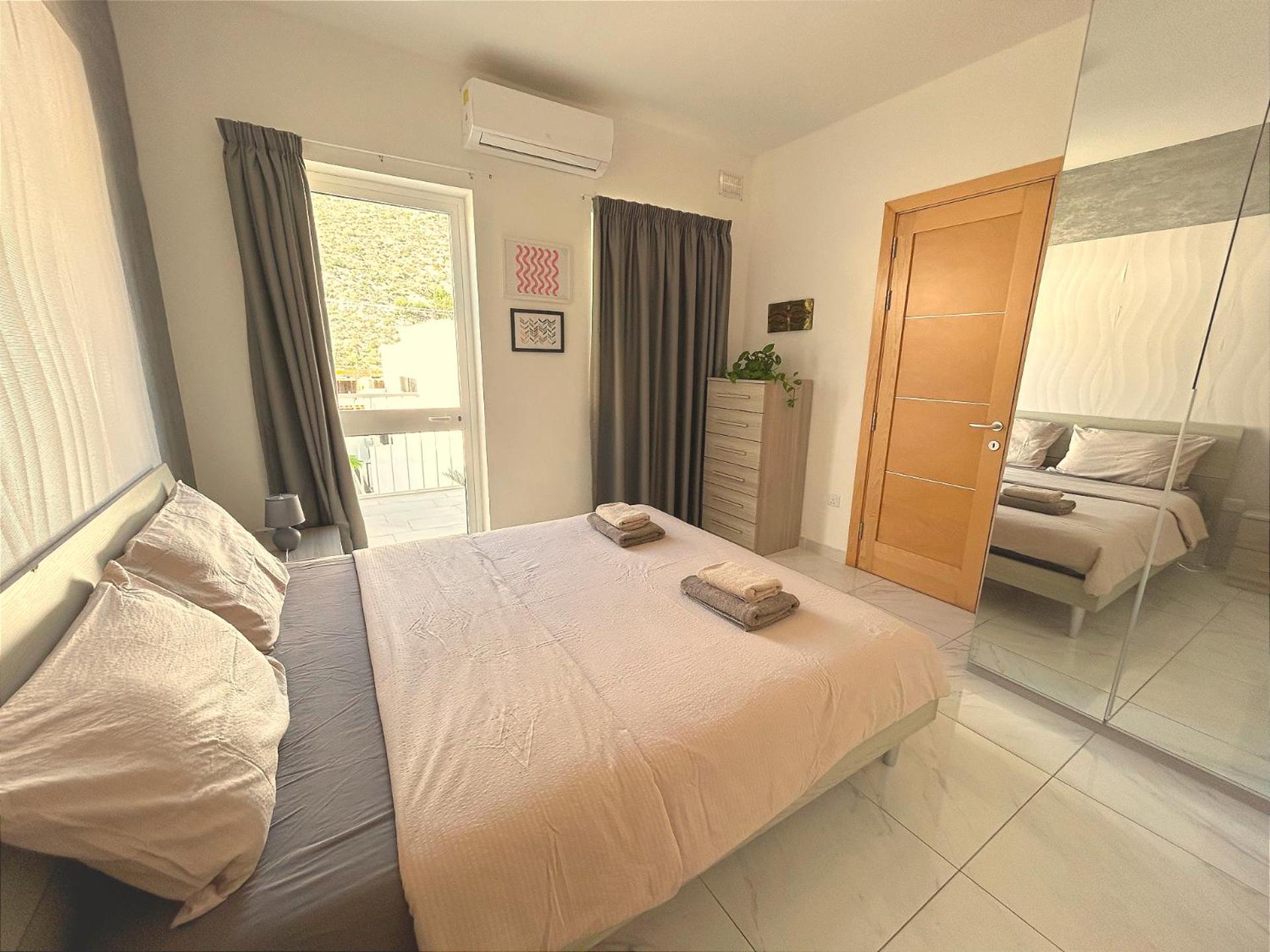 Arzella - Spacious Two Bedroom * Xlendi