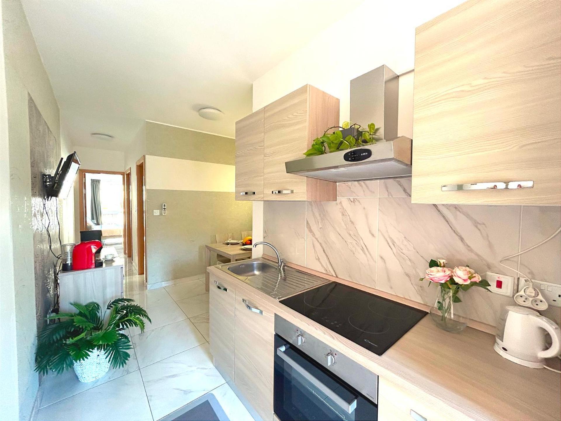 Arzella - Spacious Two Bedroom Homestay *