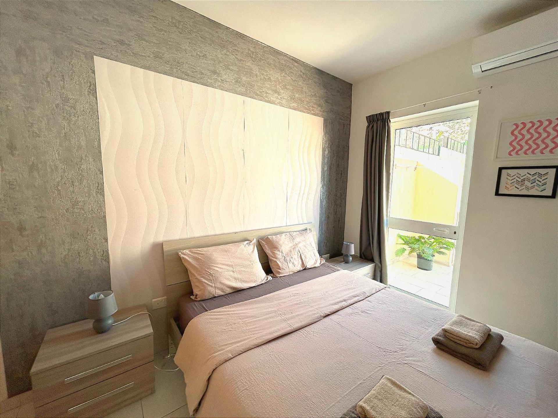 Homestay Arzella - Spacious Two Bedroom Xlendi