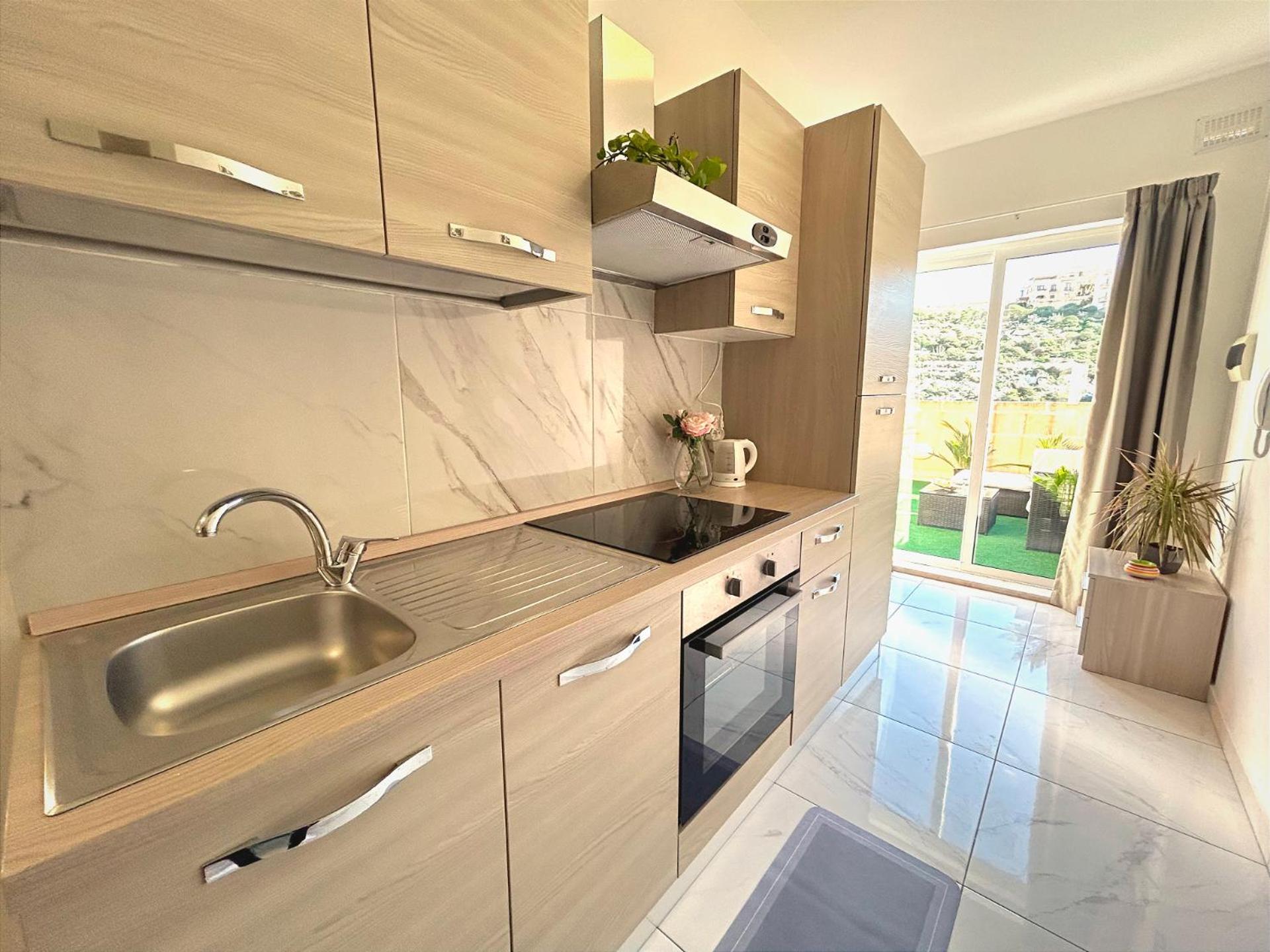 Arzella - Spacious Two Bedroom Xlendi