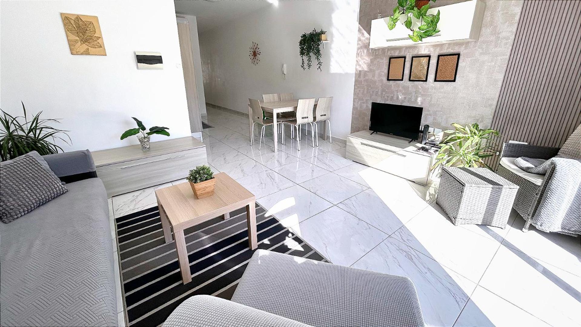 Arzella - Spacious Two Bedroom Homestay Xlendi
