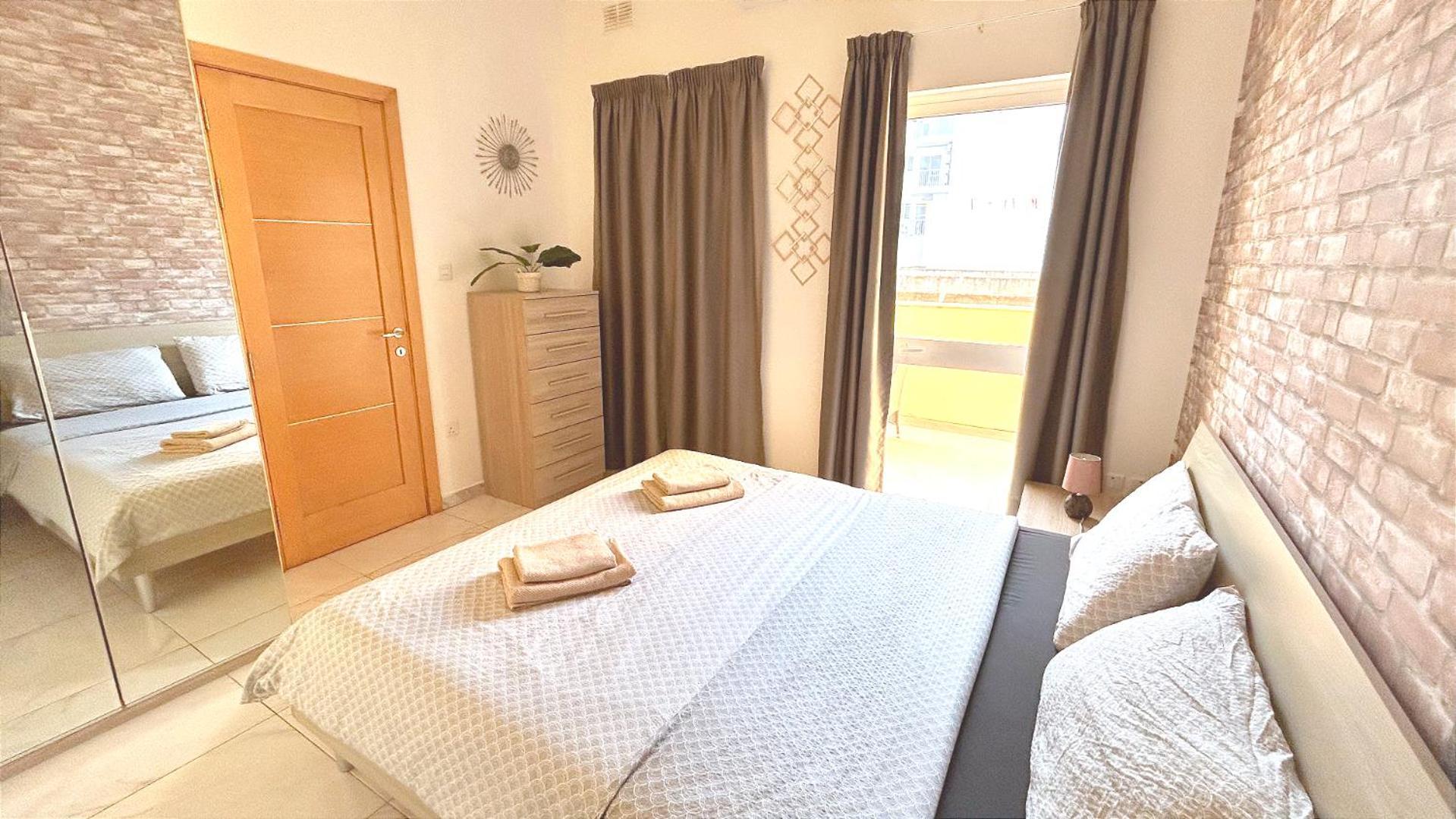 Arzella Stylish Near Local Eats Homestay *
