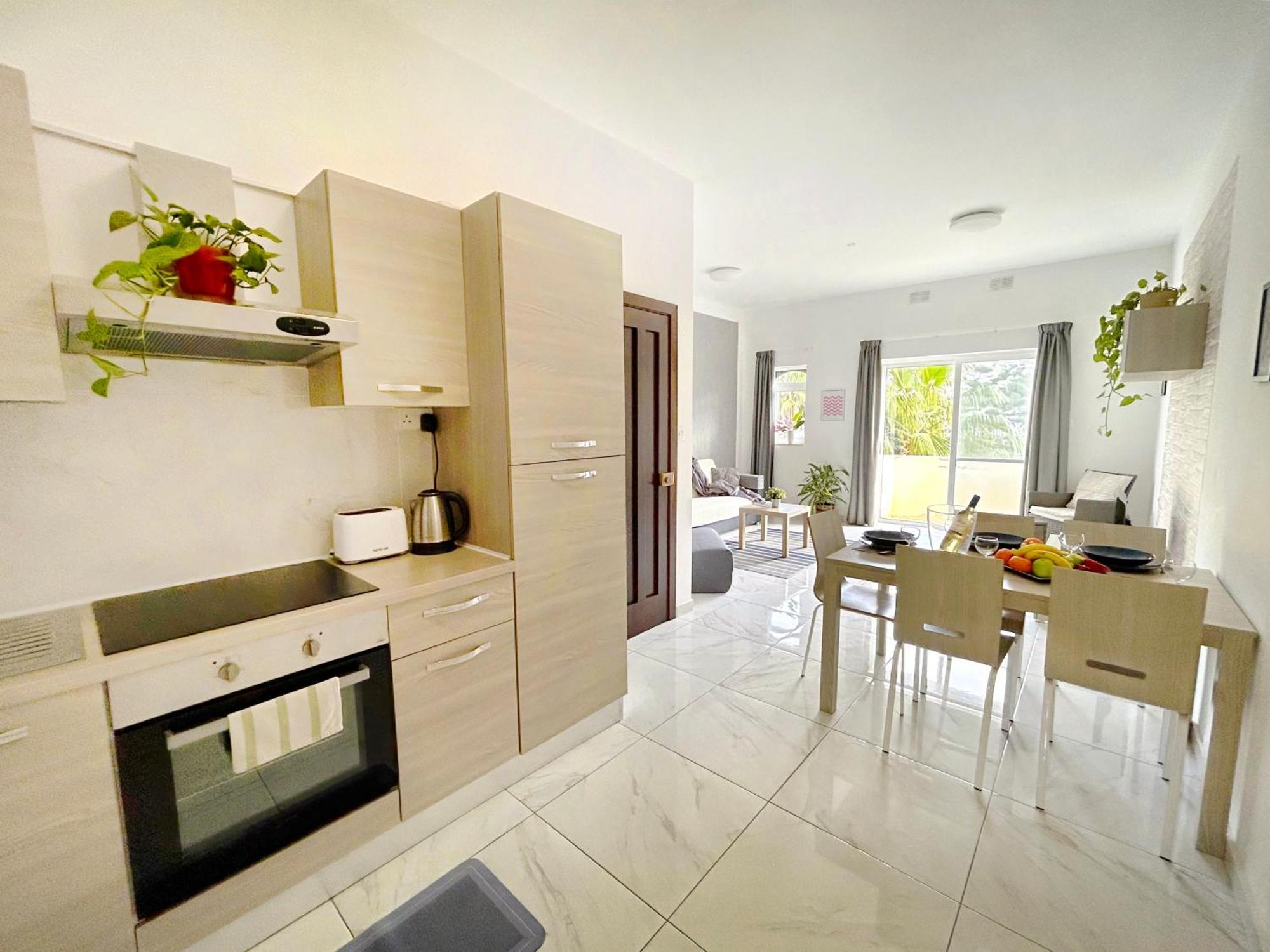 Homestay Arzella - Spacious Two Bedroom *