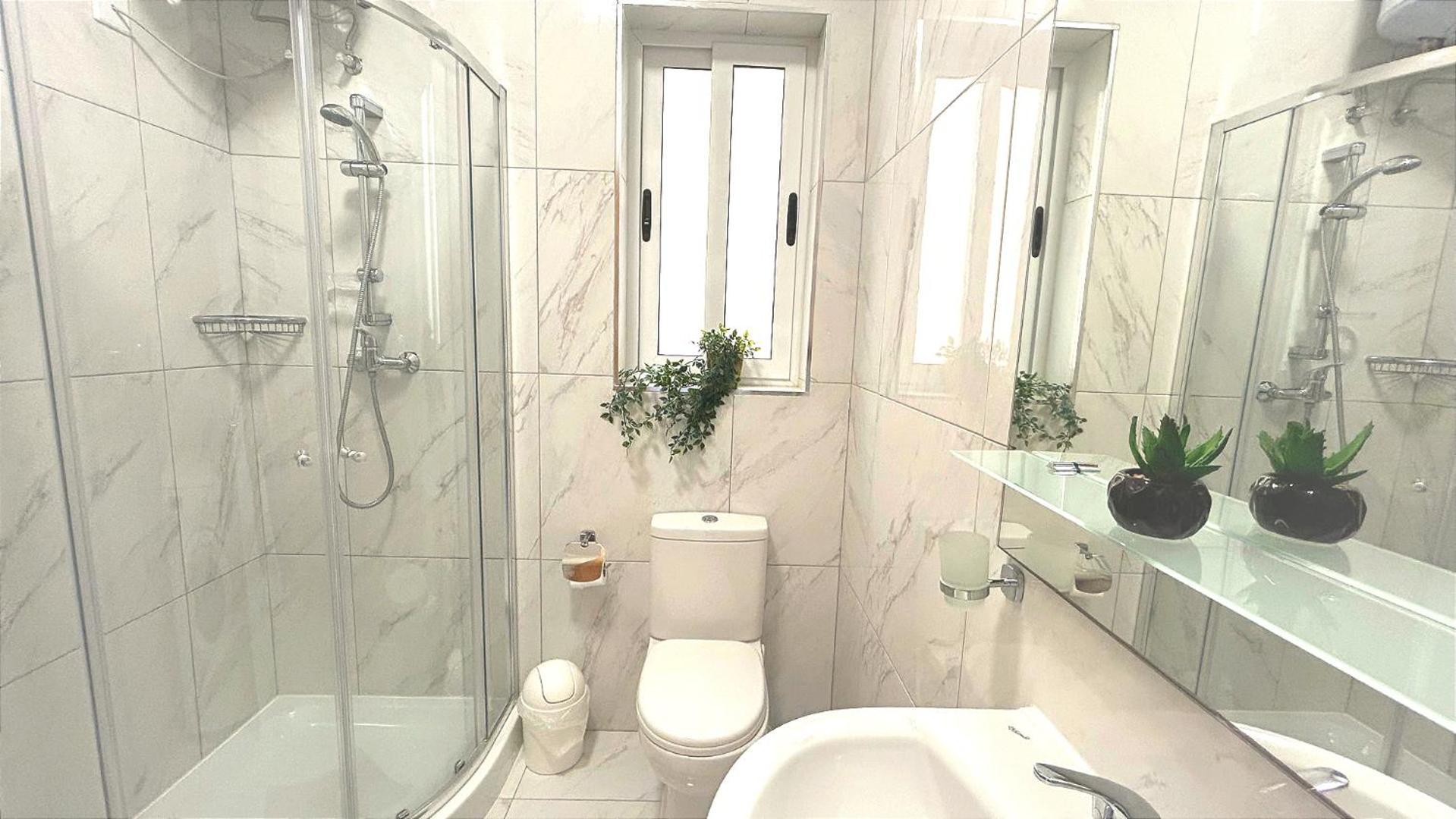Homestay Arzella - Spacious Two Bedroom Xlendi