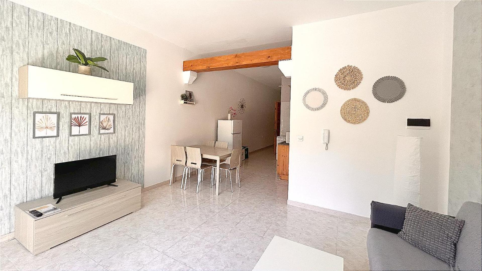 Homestay Arzella - Spacious Two Bedroom Xlendi