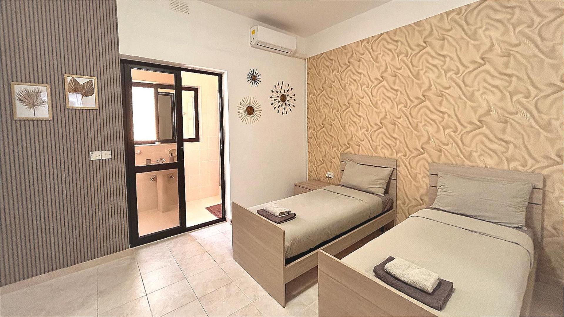 Arzella - Spacious Two Bedroom Homestay